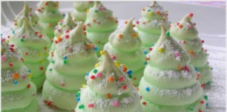 Christmas Tree Meringues Cookies